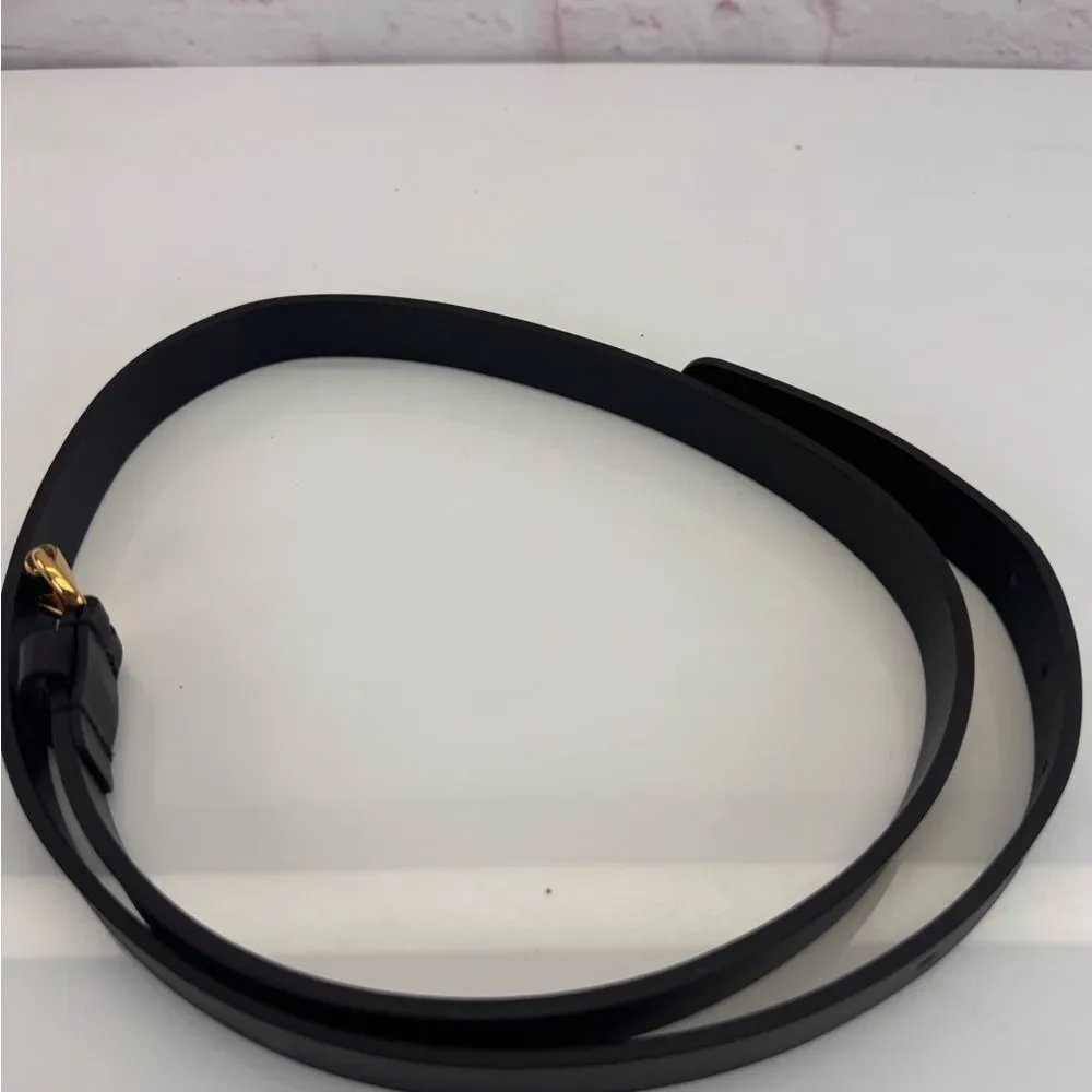 Gucci Slim Black Leather Belt 307519 90/36